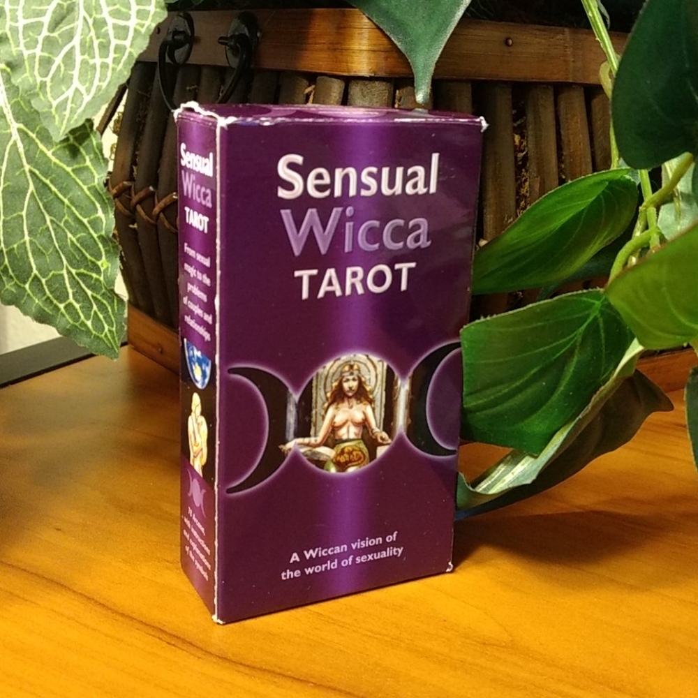 Sensual Wicca Tarot deck, Beautiful cards